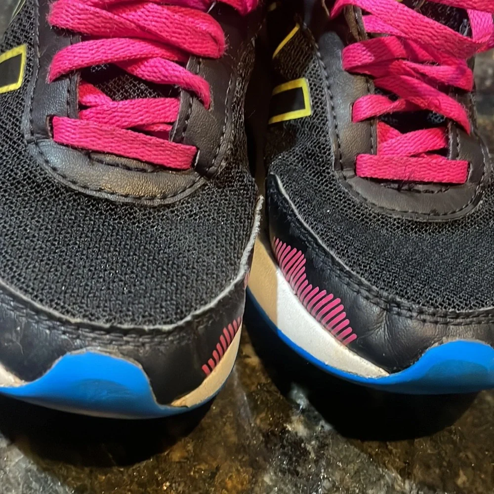 New Balance DynaSoft Sneakers!  12.5c